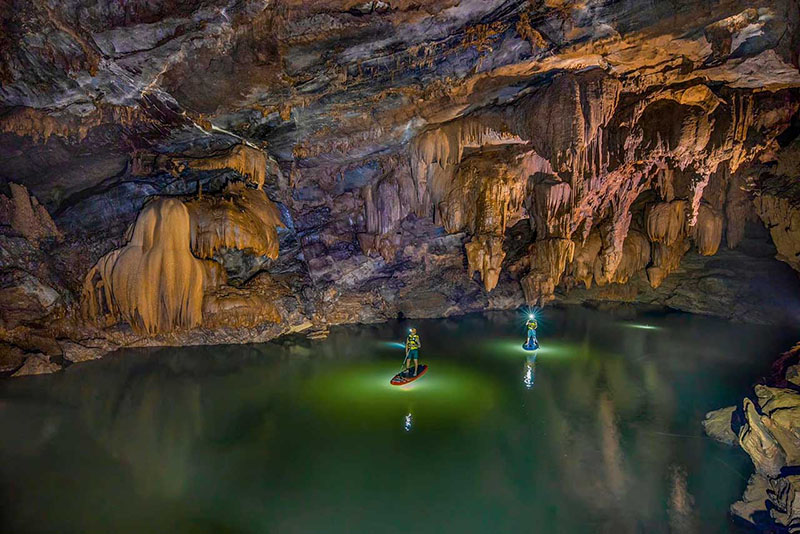 hang en cave - landscapes in vietnam